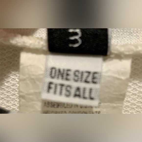 ONZIE White with Black Heart Sweatshirt - Picture 5 of 6